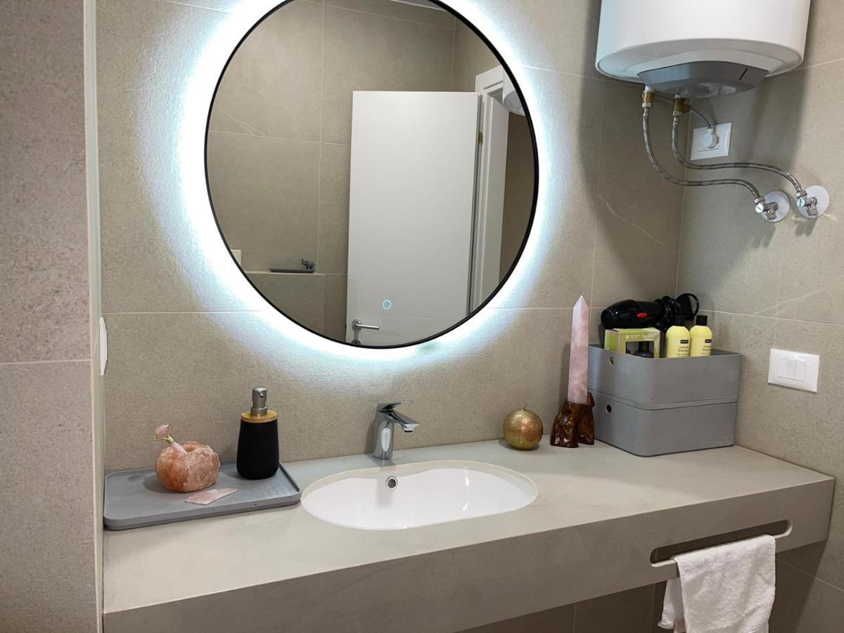 Smart Home , Lovely Apartment In Tiranë Eksteriør bilde